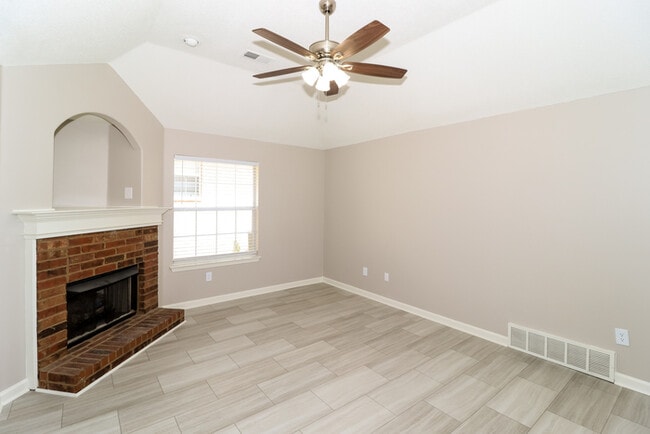 Building Photo - 1413 Marhill Cove