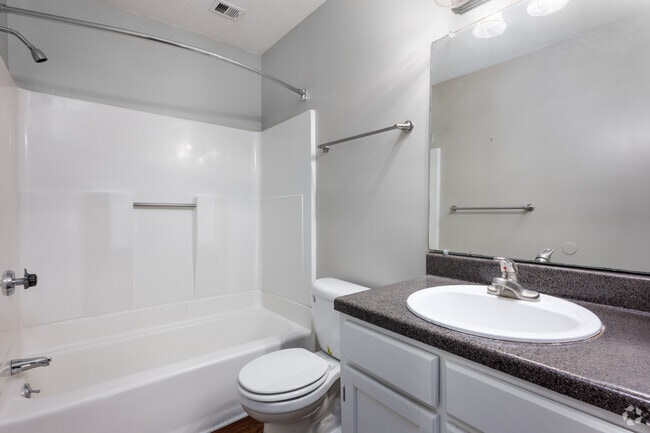 2 habitaciones, 2 baños, 915 pies cuadrados, baño principal - Hunt Club Apartments, LLC