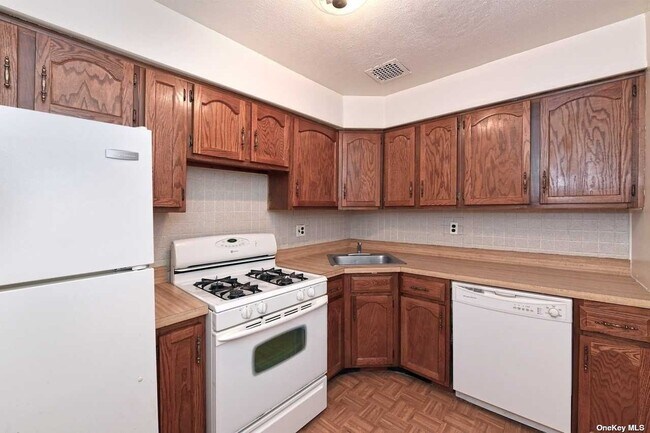 Foto del edificio - 220-47 67th Ave
