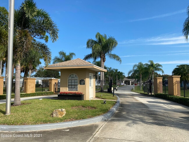 Foto del edificio - 4659 Goldfinch Ln