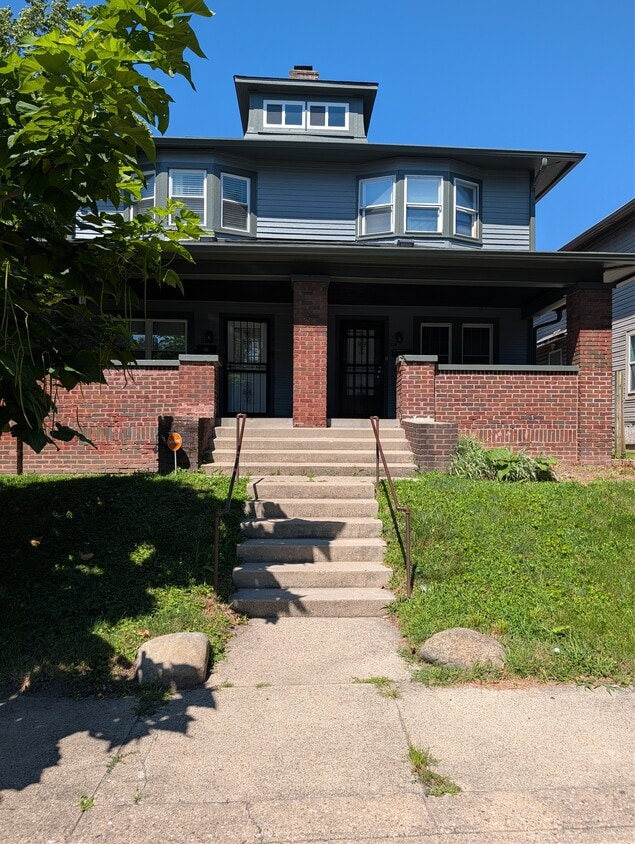 Photo - 530 Eastern Ave