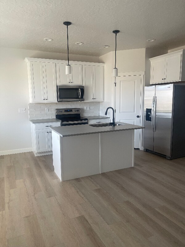 Foto del edificio - 4138 Hillscape Cir