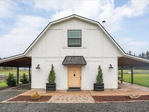 Building Photo - 10201 W Jensen Rd