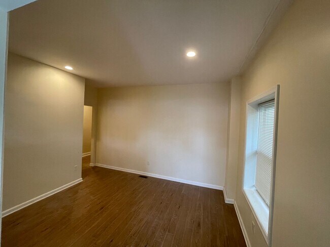 Foto del edificio - 307 S White Horse Pike