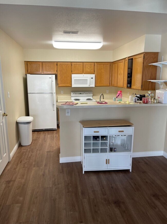 Building Photo - Nice single level home