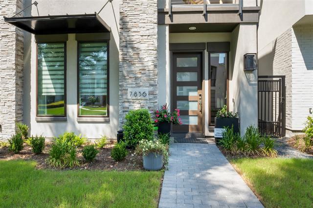 Foto del edificio - 7836 Secluded Ave