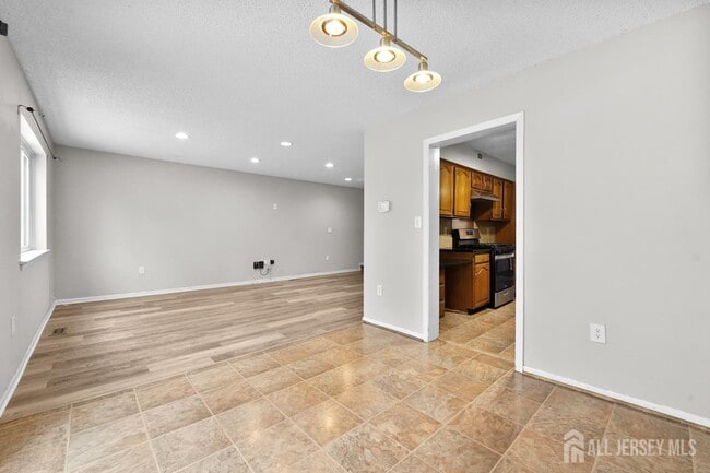 Foto del edificio - 151 Tennyson Dr