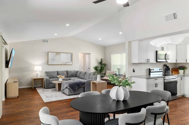 Building Photo - 1941 Tidewater Ct