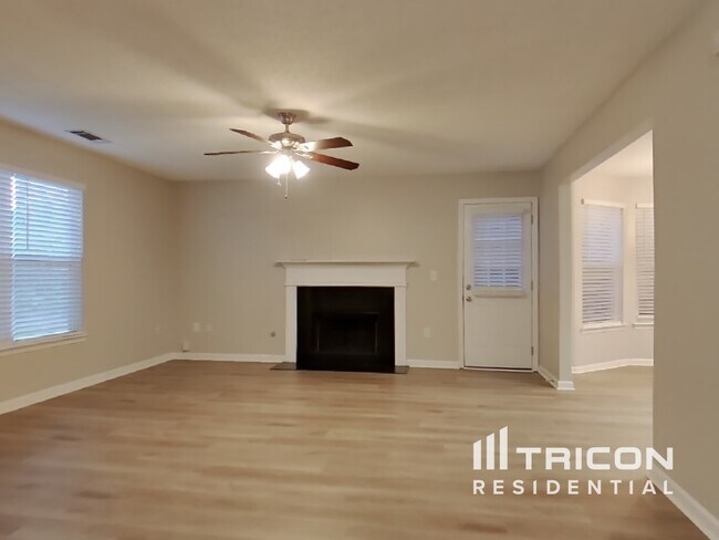 Building Photo - 3032 Summer Breeze Dr