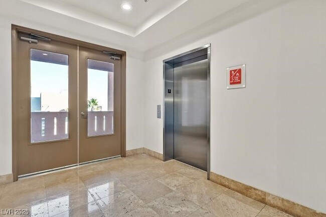 Foto del edificio - 59 E Agate Ave