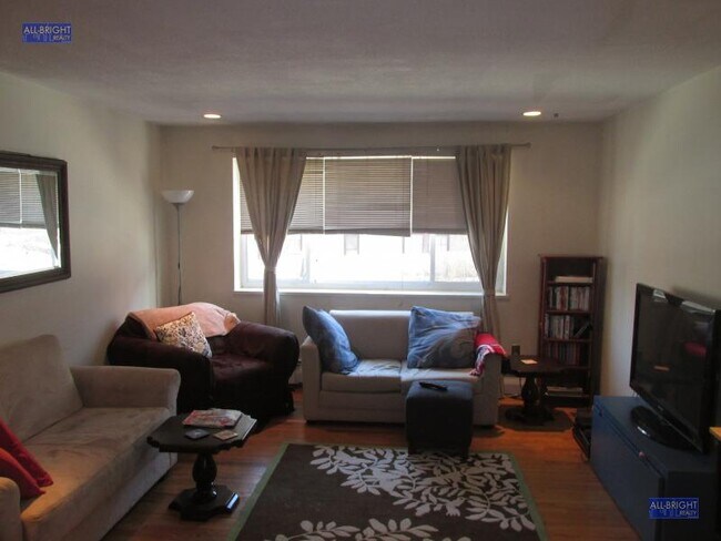 Foto del edificio - 290 Corey Rd
