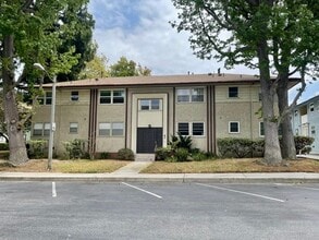 Building Photo - 5870 Bowcroft St