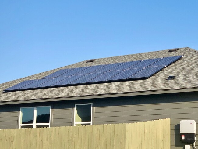 Building Photo - Energy Efficient and Spacious