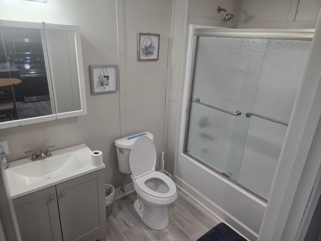 Foto del edificio - 414 Cedar Crest Ct