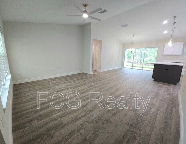 Building Photo - 9547 N Sandree Dr