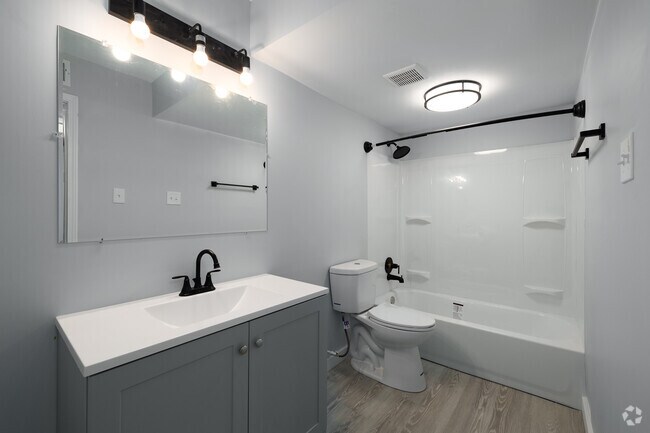 1 habitación, 1 baño - 631 pies cuadrados - Baño - Renewal Heights Apartments