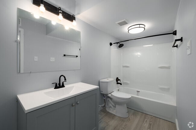 1BR, 1BA - 631SF - Bathroom - Renewal Heights Apartments
