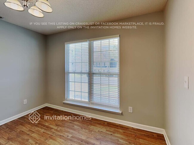 Foto del edificio - 15250 Leslie Brooke Rd