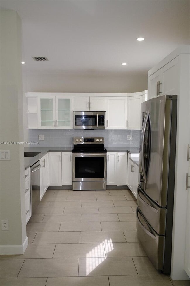 Foto del edificio - 16897 SW 1st Pl