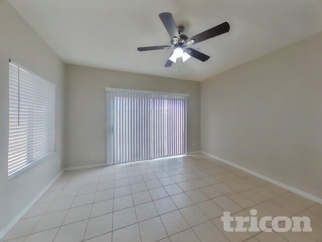 Foto del edificio - 1406 W Emerald Ave