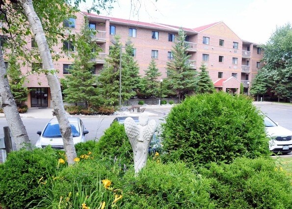 Photo du bâtiment - Westmount Villa 2