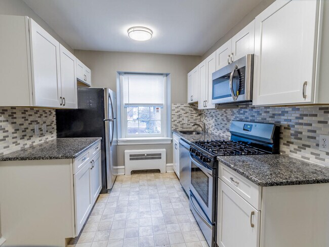 Kitchen - 709 N Broom St