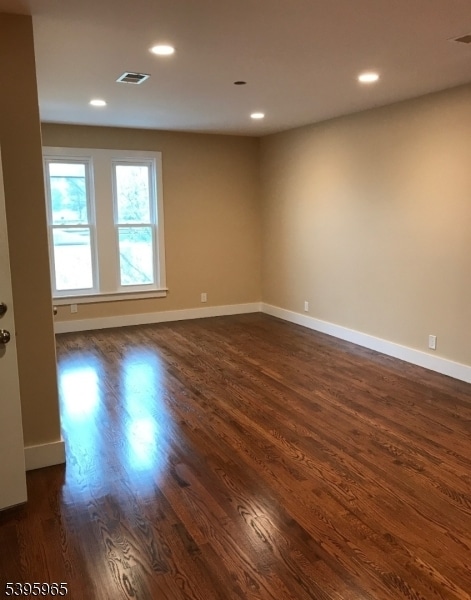 Foto del edificio - 377 Bloomfield Ave