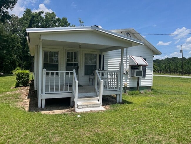 Building Photo - 2548 British Rd