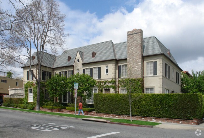 Building Photo - 157 S Crescent Dr