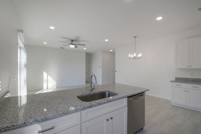 Building Photo - 435 Cierra Oaks Cir