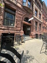 Building Photo - 33 2nd St