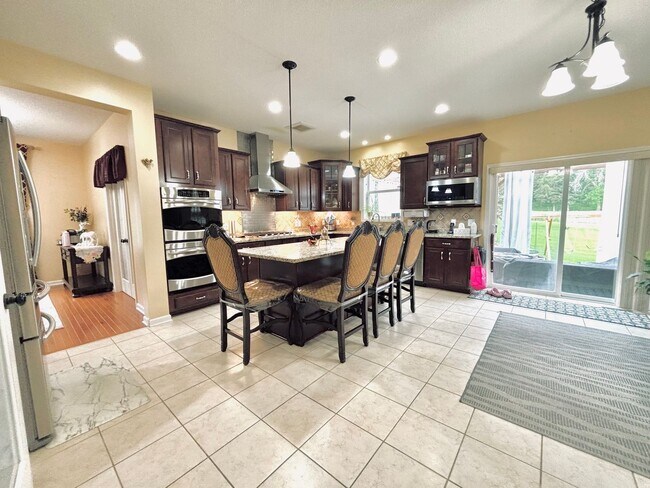 Foto del edificio - ONE OF A KIND 5bed/4bath!  *HOME THEATER* ...
