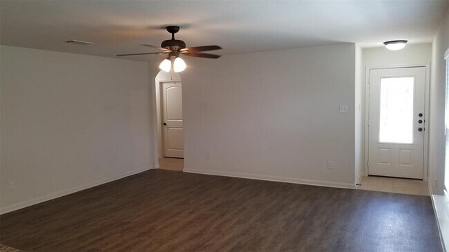 Foto del edificio - 1616 Treeta Trail