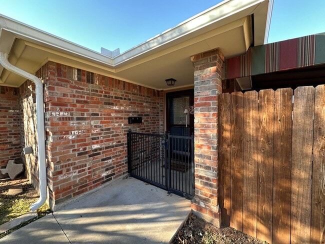 Foto del edificio - 4230 Green Meadow Dr