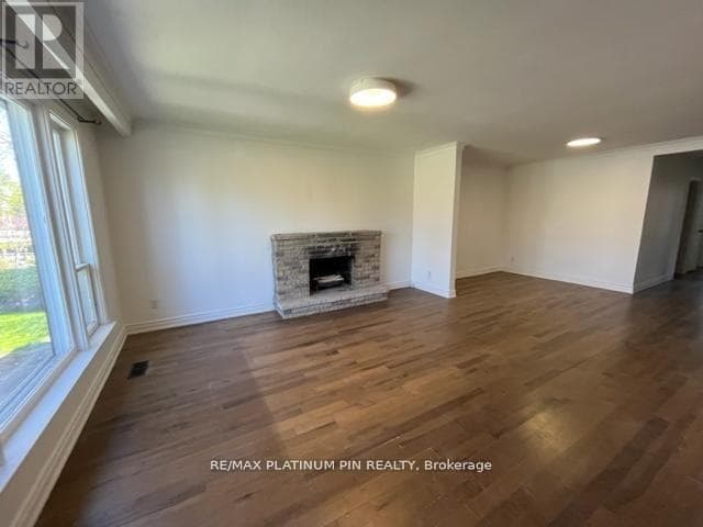 Building Photo - 293 Ellerslie Ave