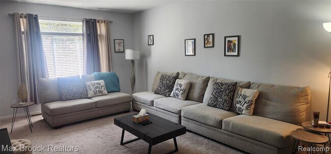 Foto del edificio - 29574 Woodpark Cir