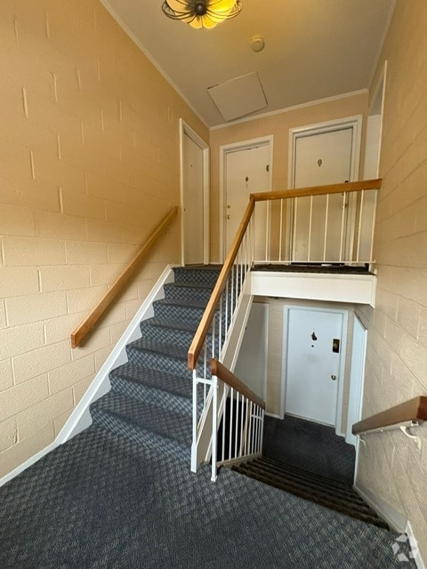 Building Photo - 4412 Falls Bridge Dr