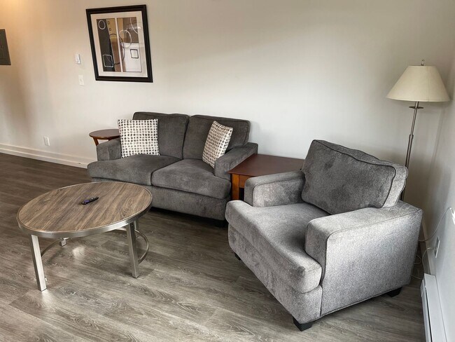 Foto del edificio - FURNISHED 1BED 1BATH APARTMENT - DOWNTOWN ...