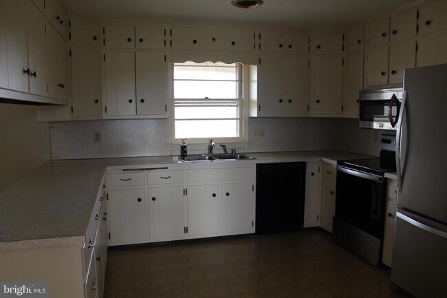 Foto del edificio - 7930 Hawkins Creamery Rd