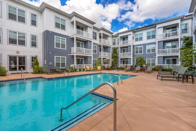 Foto del edificio - Everleigh Cool Springs 55+ Active Adult Ap...