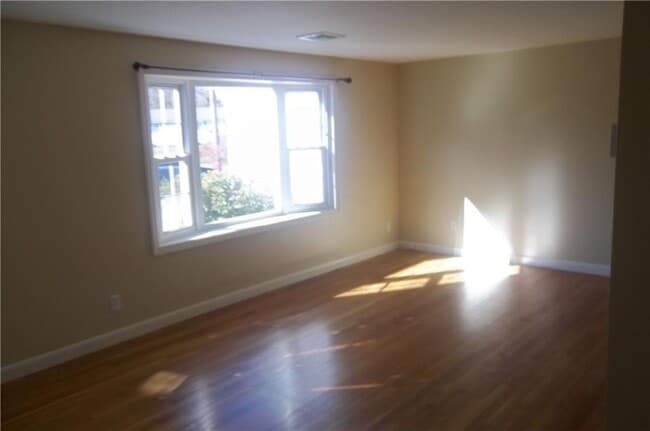 Building Photo - 80 Forest Park Dr