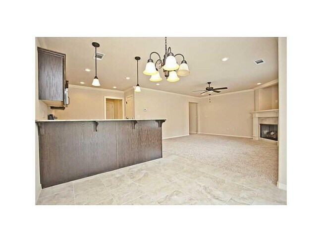 Building Photo - Clean and fresh near Washington Regional Hospital and the Bike Trail! To schedule your own showin...