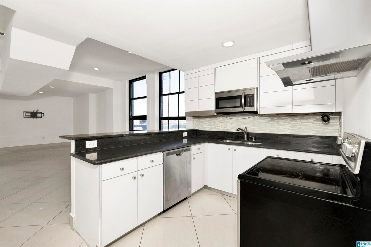 Primary Photo - 2201 1st Ave N