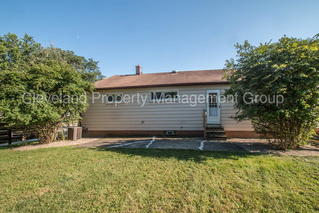 Building Photo - 4859 Fairlawn Rd