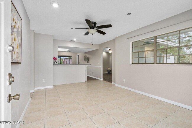 Foto del edificio - 1702 Carolina Ave