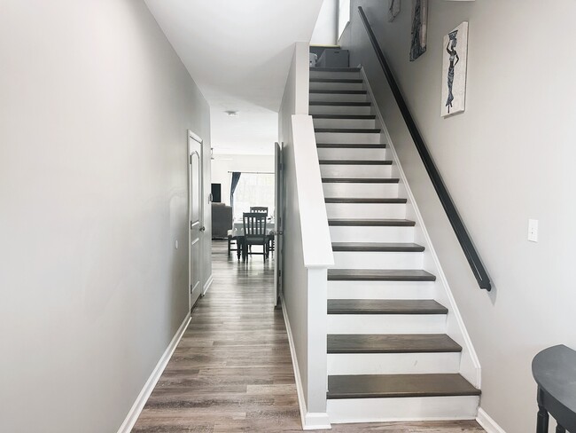 Foto del edificio - 664 Greenbriar Ave