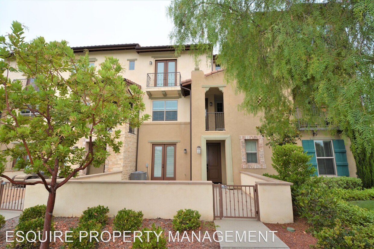 3 br, 2.5 bath House 205 WESTPARK CT 302 House for Rent in