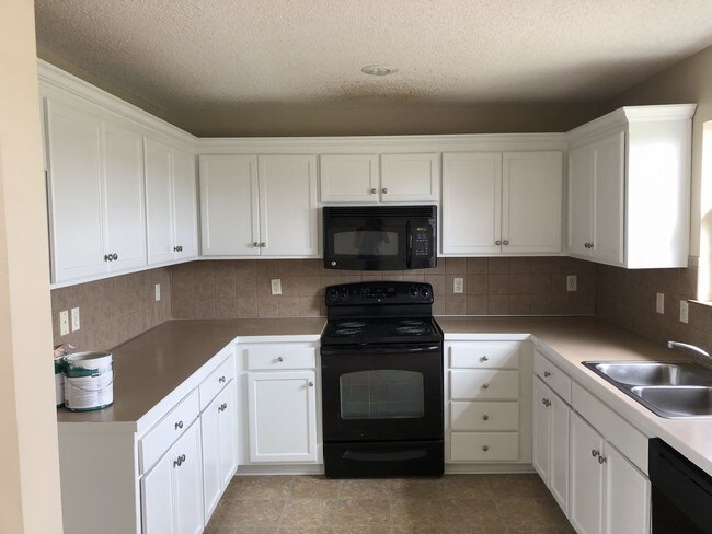 Building Photo - So FRESH and so CLEAN