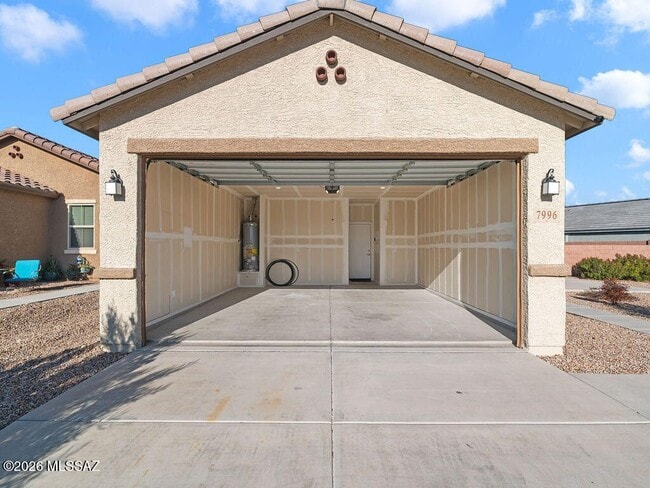 Building Photo - 7996 S Golden Bell Dr