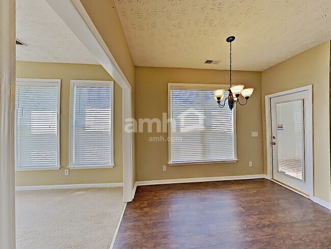 Foto del edificio - 409 Avery Ct